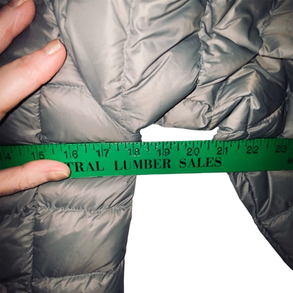 NWT Quince Lightweight Down Packable Long Puffer Jacket Dark Grey sz M - Picture 7 of 10